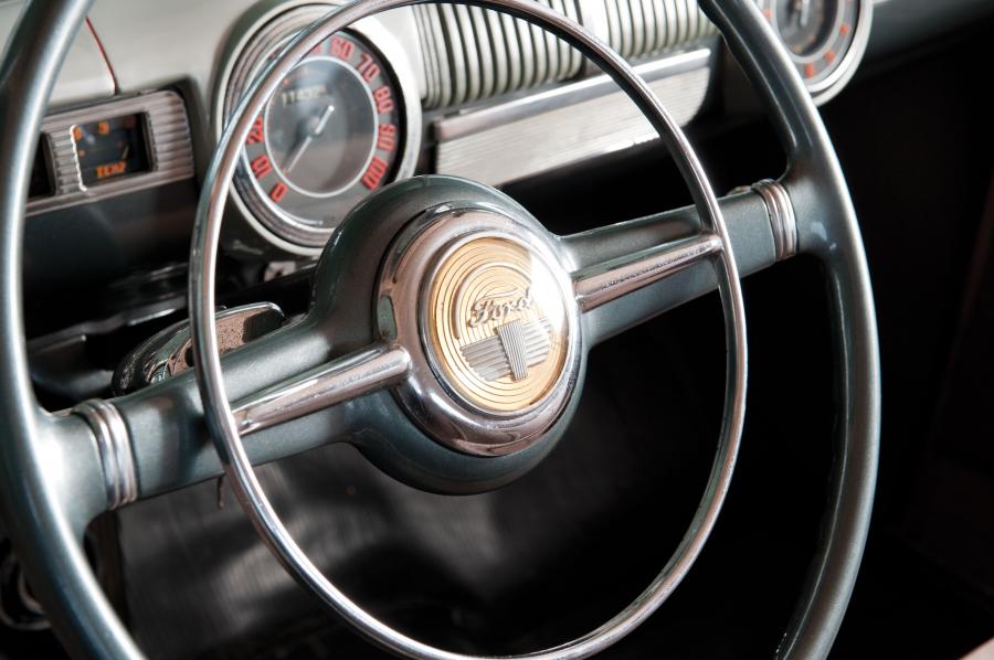  Ford Super DeLuxe Business Coupe 1946 года  (фото 13 из 20)